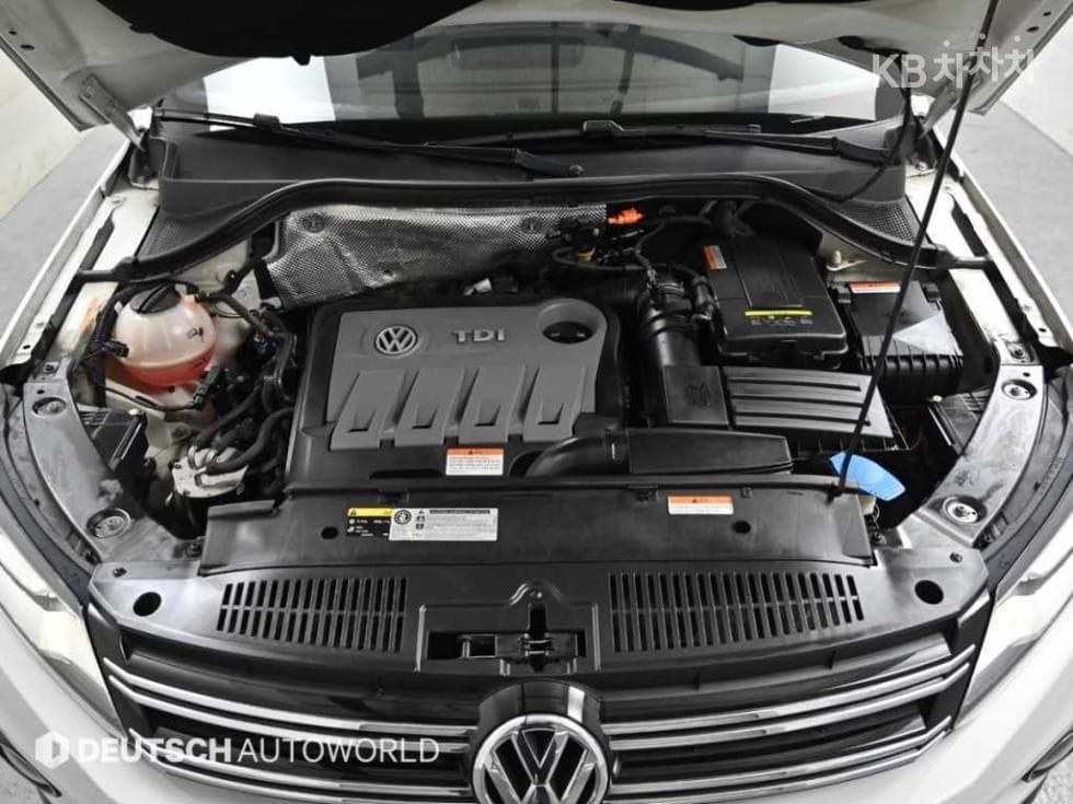 Volkswagen New Tiguan2.0 Turbo Diesel Injection Premium 5N - 6