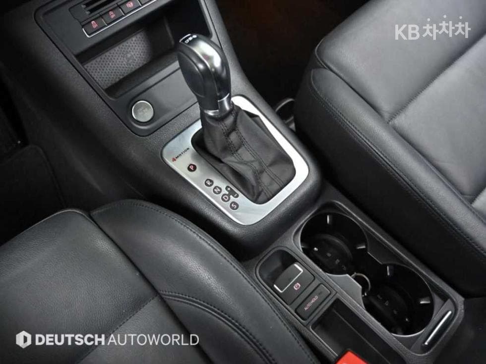 Volkswagen New Tiguan2.0 Turbo Diesel Injection Premium 5N - 9