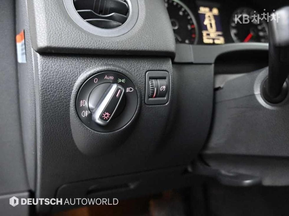 Volkswagen New Tiguan2.0 Turbo Diesel Injection Premium 5N - 17