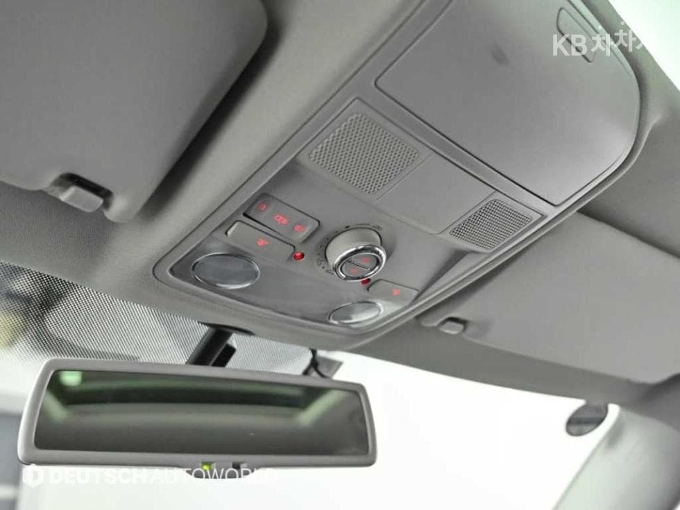 Volkswagen New Tiguan2.0 Turbo Diesel Injection Premium 5N - 18