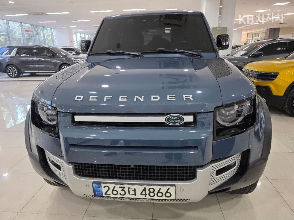 Land Rover 디펜더(L663) 110 D300 HSE - Image 1