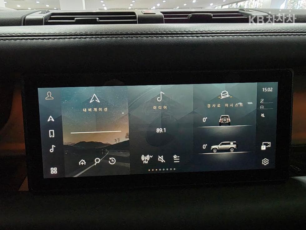 Land Rover 디펜더(L663)110 D300 HSE - 16