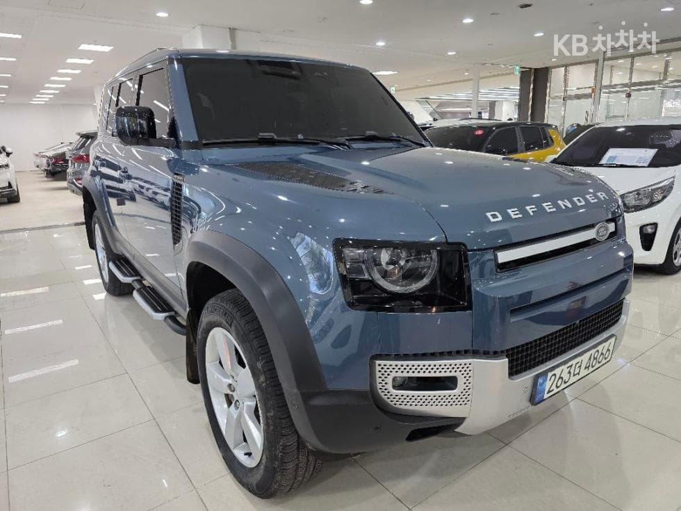 Land Rover 디펜더(L663)110 D300 HSE - 2