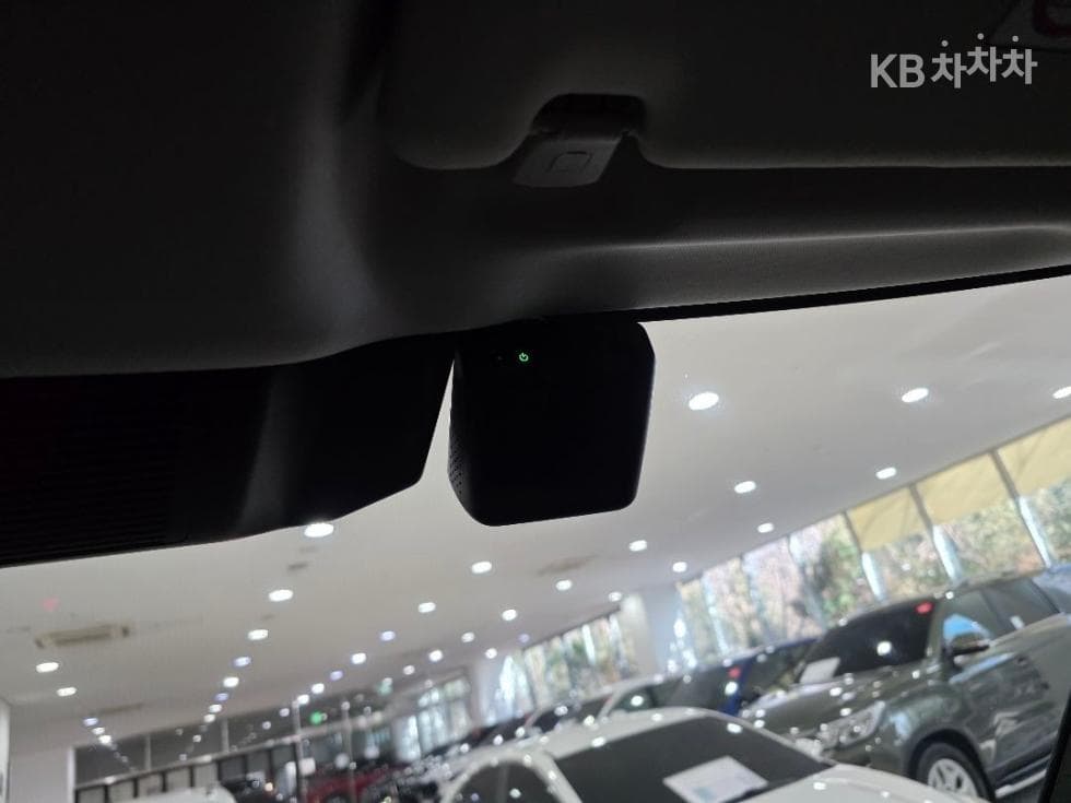 Land Rover 디펜더(L663)110 D300 HSE - 17