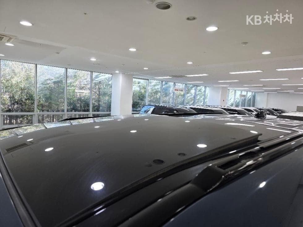 Land Rover 디펜더(L663)110 D300 HSE - 15