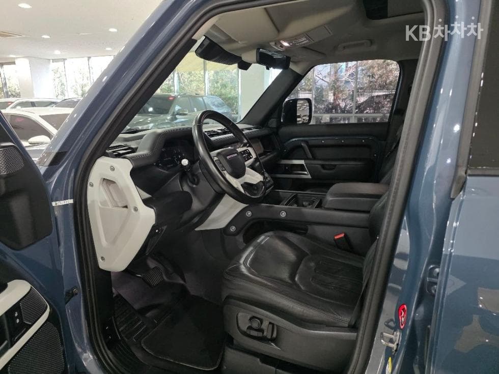 Land Rover 디펜더(L663)110 D300 HSE - 7