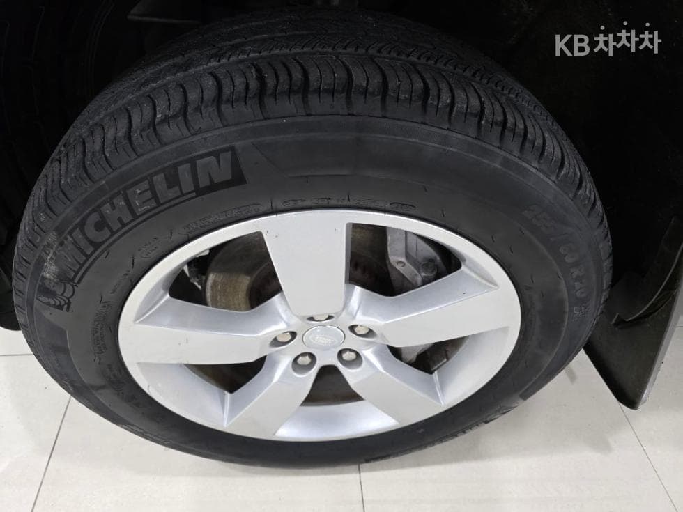 Land Rover 디펜더(L663)110 D300 HSE - 19