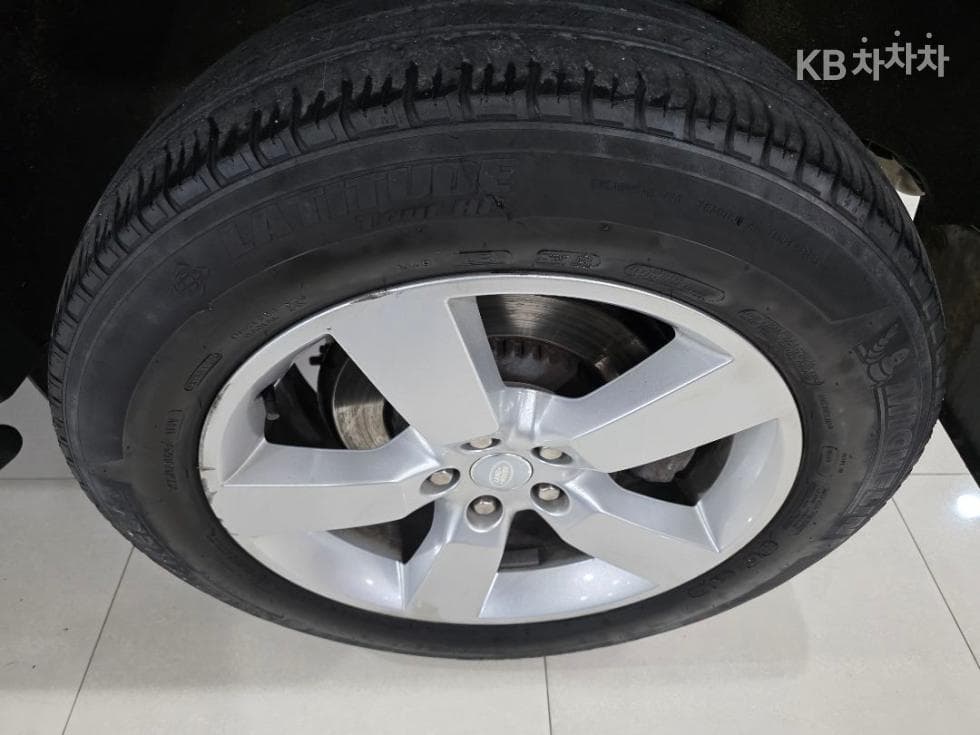 Land Rover 디펜더(L663)110 D300 HSE - 20