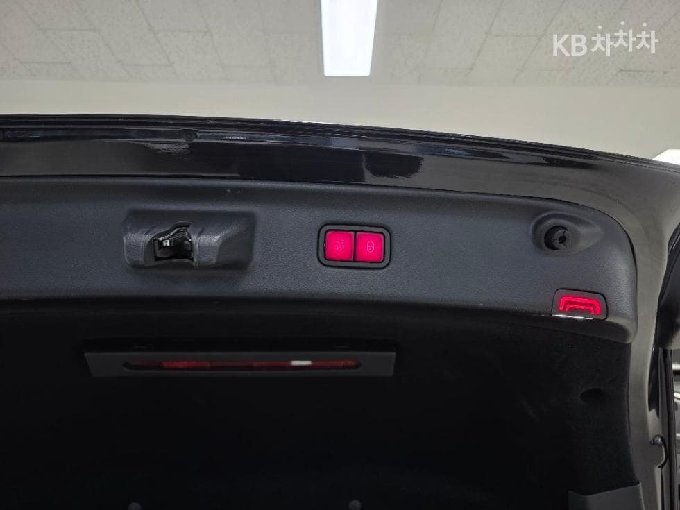 Mercedes-Benz S-Class W223S350d Standard - 16