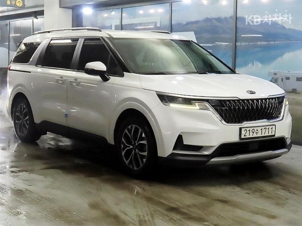 Kia Carnival 4th generation G3.5 GDI 9-seater Prestige - Image 1