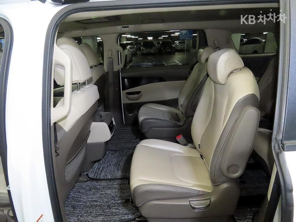 Kia Carnival 4th generationG3.5 GDI 9-seater Prestige - 7