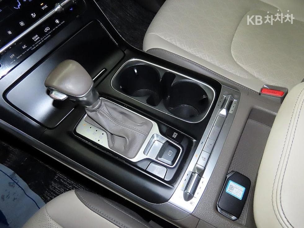 Kia Carnival 4th generationG3.5 GDI 9-seater Prestige - 12