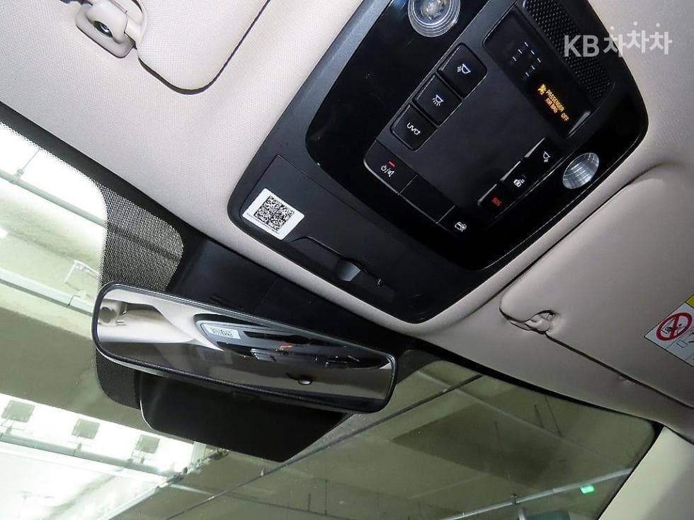 Kia Carnival 4th generationG3.5 GDI 9-seater Prestige - 15