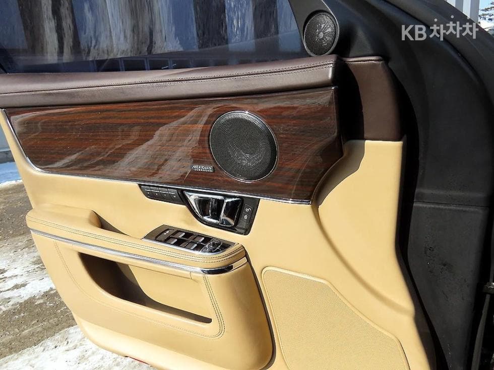 Jaguar All New XJ3.0 SC AWD 포트폴리오 LWB X351 - 11