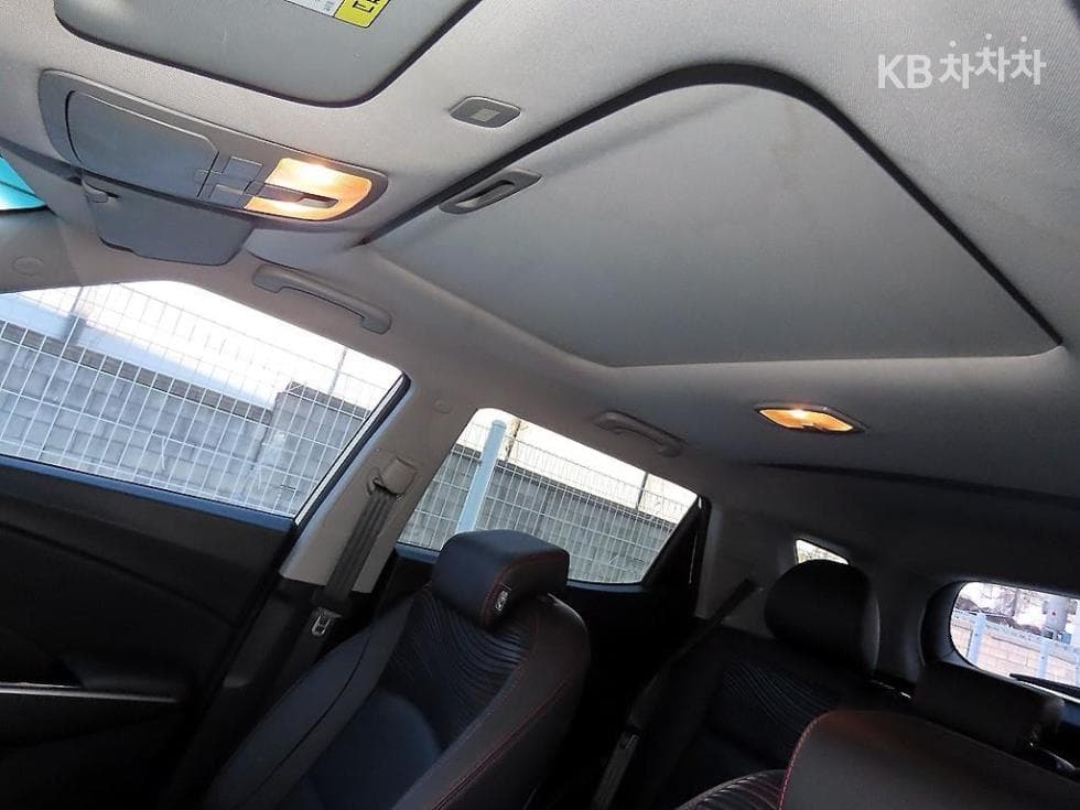 KG Mobility Tivoli AirGasoline 2WD RX - 16