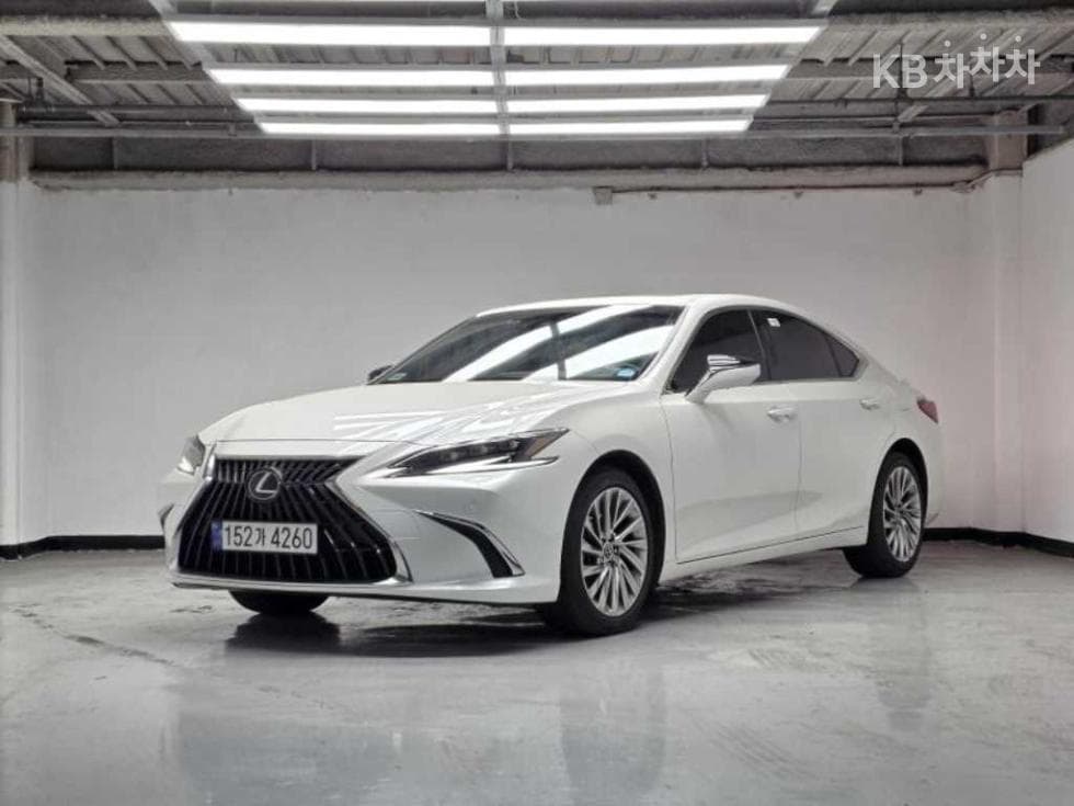 Lexus Нов 제너Рей (ван)션 ES 300h Executive - Image 1
