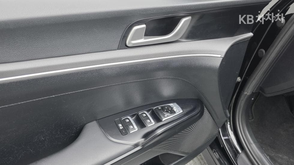 Kia K5 3rd Gen2.0 Gasoline Prestige - 18