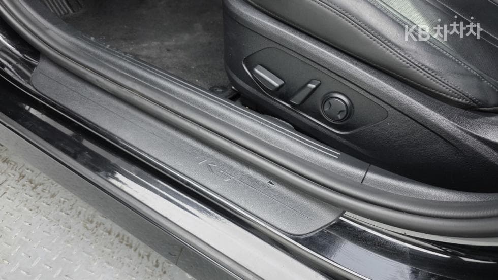 Kia K5 3rd Gen2.0 Gasoline Prestige - 19