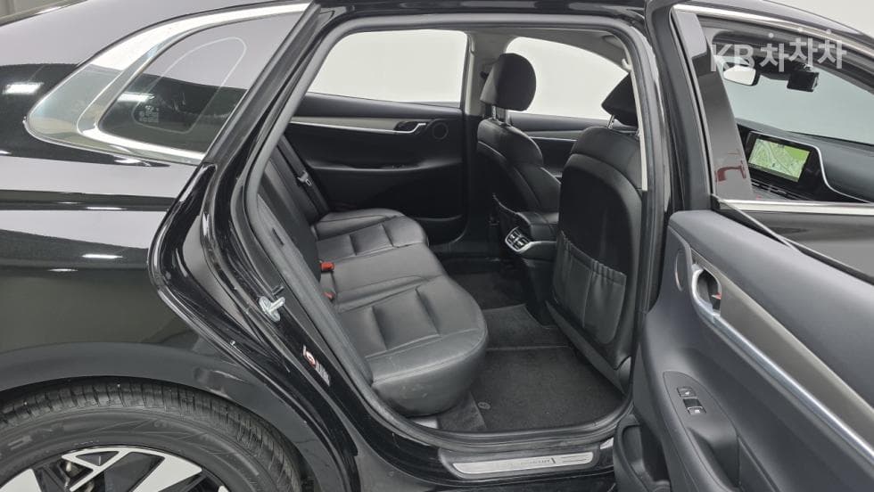 Hyundai The New (facelift) Grandeur (Azera) Hybrid2.4 Premium - 8