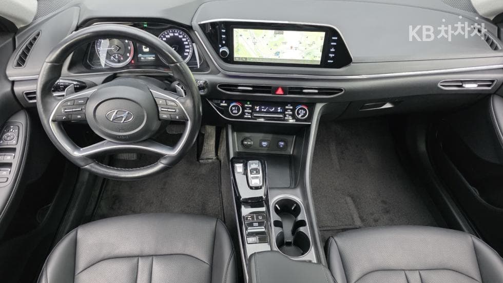 Hyundai Sonata (DN8)2.0 Premium Plus - 9
