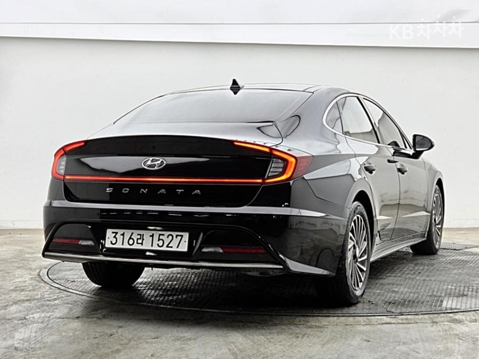 Hyundai Sonata Hybrid (DN8)2.0 Hybrid Premium Plus - 2