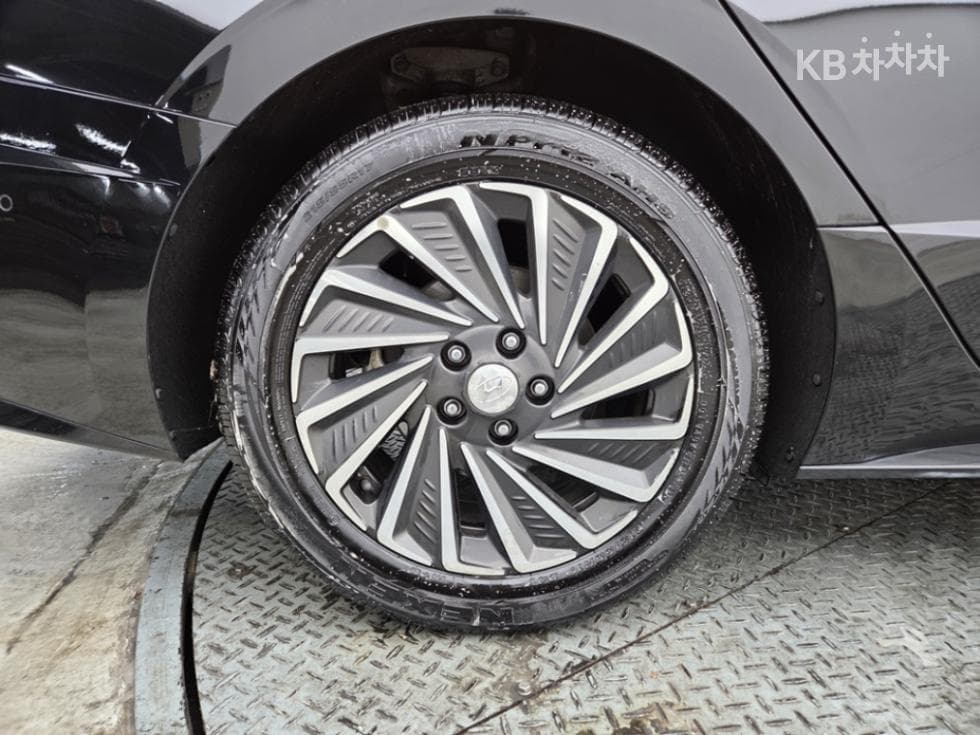 Hyundai Sonata Hybrid (DN8)2.0 Hybrid Premium Plus - 8