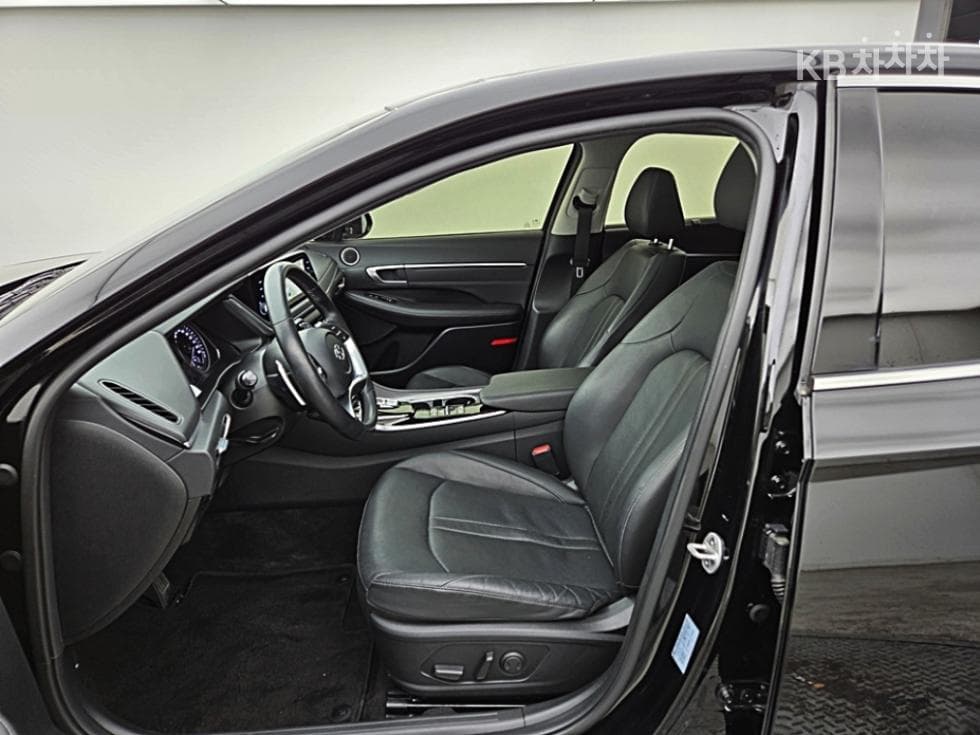 Hyundai Sonata Hybrid (DN8)2.0 Hybrid Premium Plus - 11