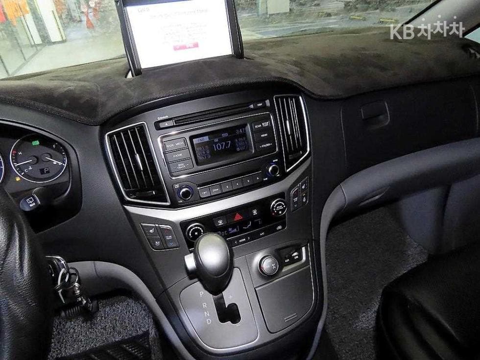 Hyundai Grand StarexCamper / Camping car - 11