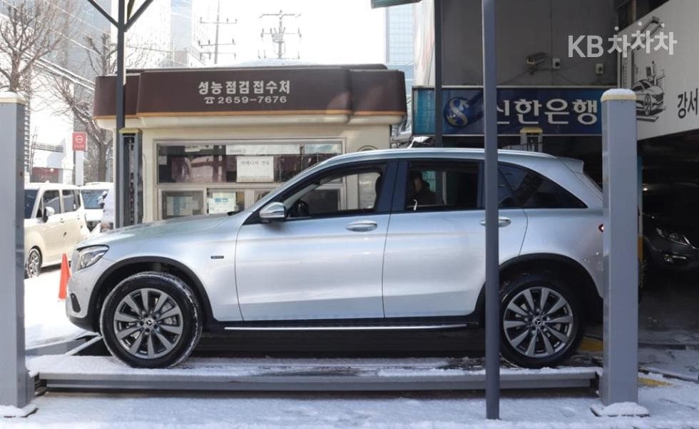 Mercedes-Benz GLC(X253)350e 4Matic Premium - 4