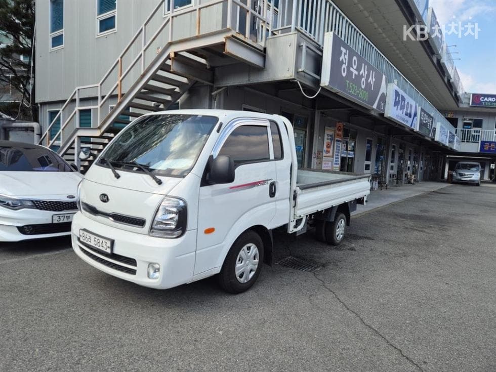 Киа The New (фейслифт) Бонго 3 (лек)1 тон Королевска кабина Удължено междуосие 2WD L Базов - 2