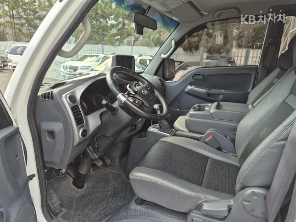 Киа The New (фейслифт) Бонго 3 (лек)1 тон Королевска кабина Удължено междуосие 2WD L Базов - 7