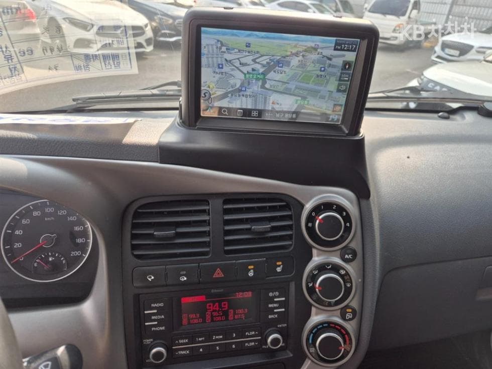 Киа The New (фейслифт) Бонго 3 (лек)1 тон Королевска кабина Удължено междуосие 2WD L Базов - 11