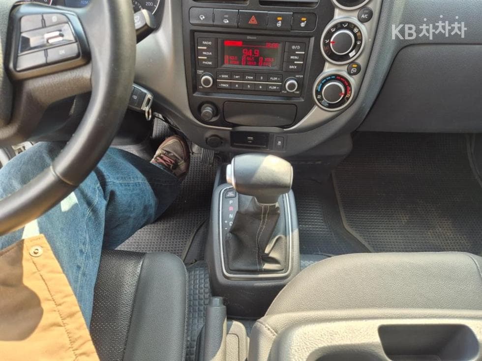 Киа The New (фейслифт) Бонго 3 (лек)1 тон Королевска кабина Удължено междуосие 2WD L Базов - 17