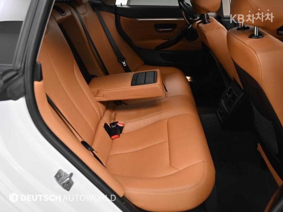 BMW 4시리즈 (F32)420i 그란Купе Лукс 라Местен F36 - 12