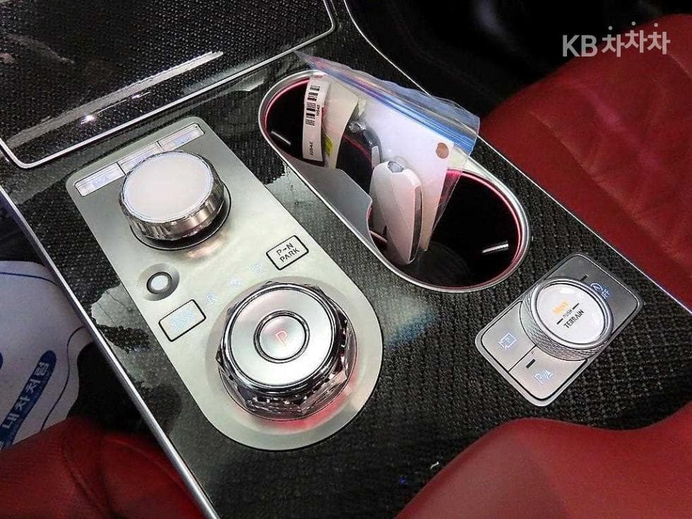 Genesis GV80 COUPE2.5L gasoline Turbo AWD Standard - 12