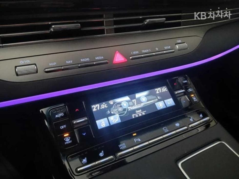 Hyundai The New (facelift) Grandeur (Azera)2.5 Calligraphy - 12