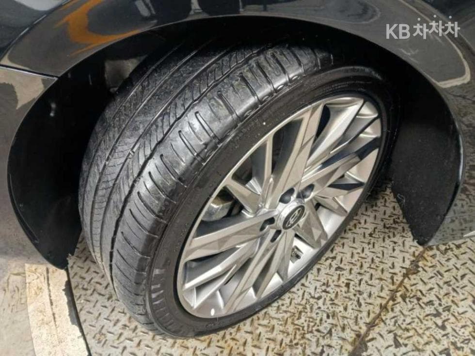 Hyundai The New (facelift) Grandeur (Azera)2.5 Calligraphy - 20