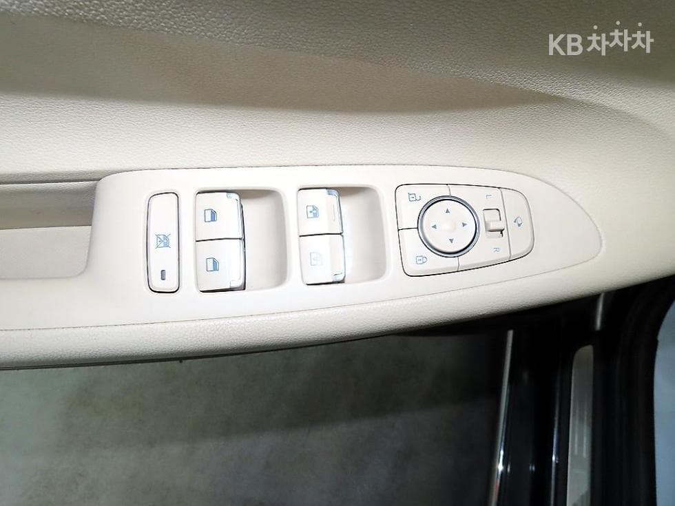 Hyundai Grandeur (Azera)IG2.4 Modern Standard - 13