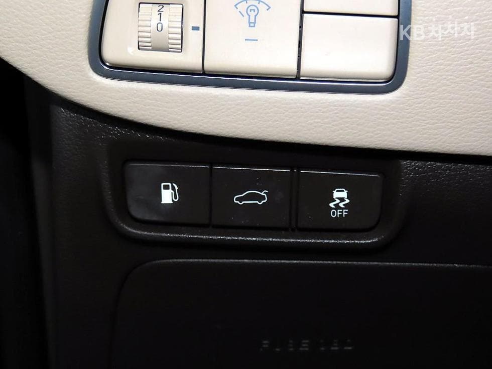 Hyundai Grandeur (Azera)IG2.4 Modern Standard - 14