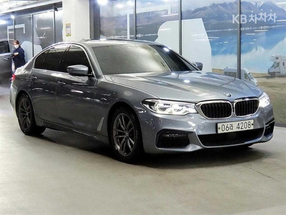 BMW 올New5 Series (G30) 520d M Sport Plus - Image 1