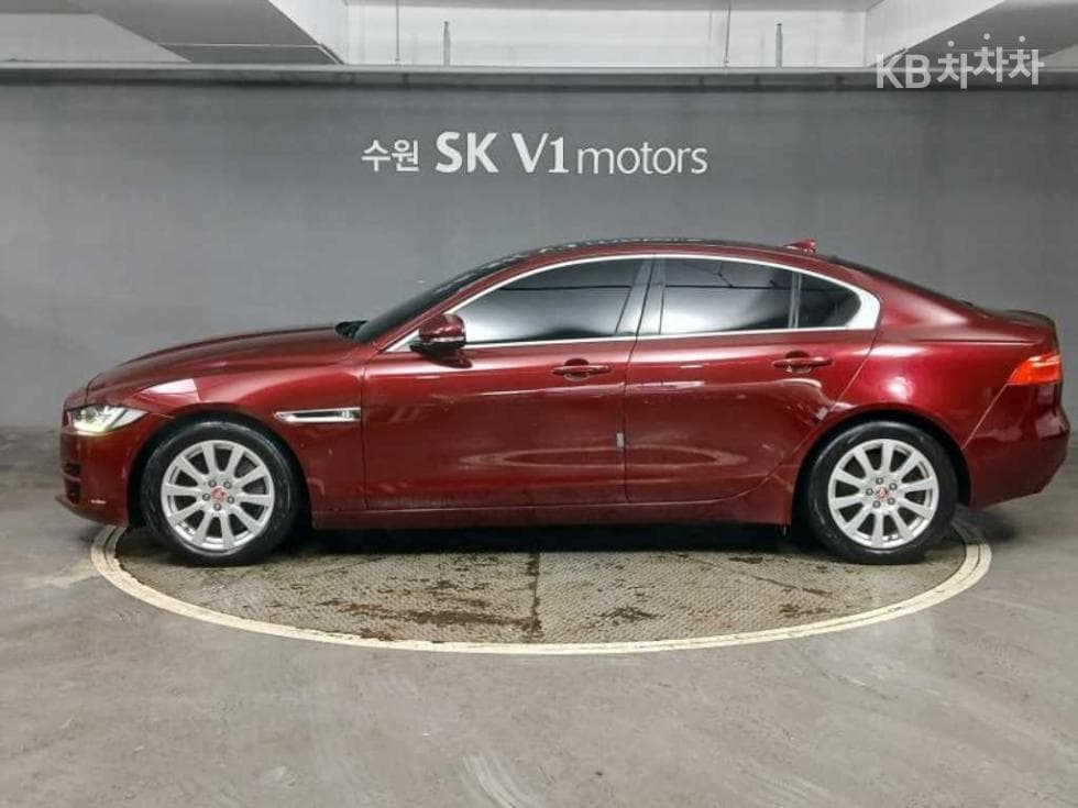 Jaguar XE2.0 Gasoline PRESTIGE - 2