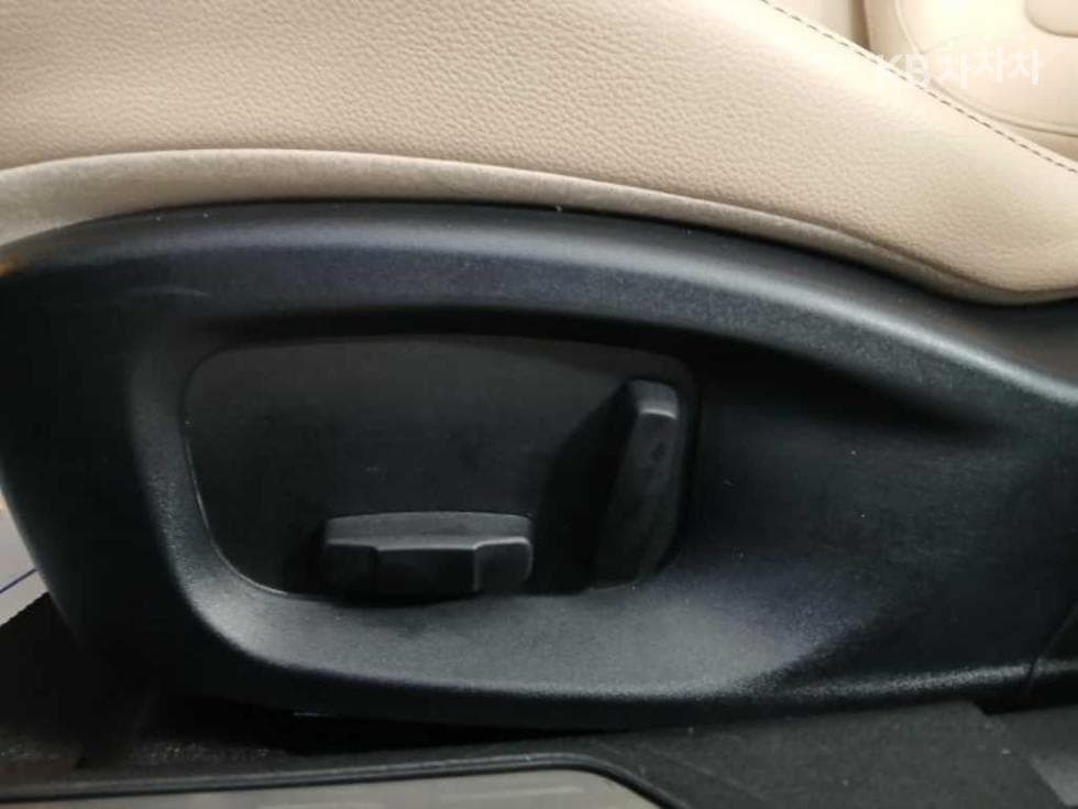 Jaguar XE2.0 Gasoline PRESTIGE - 12