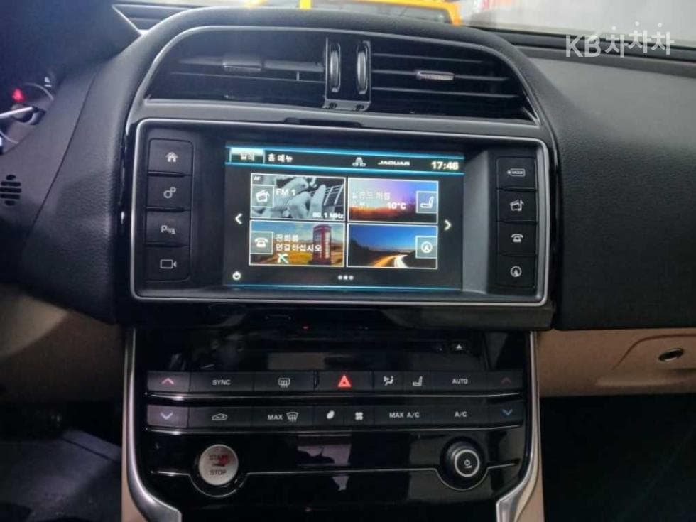 Jaguar XE2.0 Gasoline PRESTIGE - 13