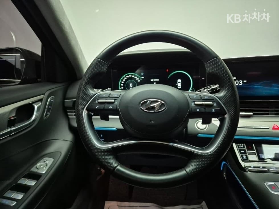 Hyundai The New (facelift) Grandeur (Azera)2.5 Calligraphy - 9