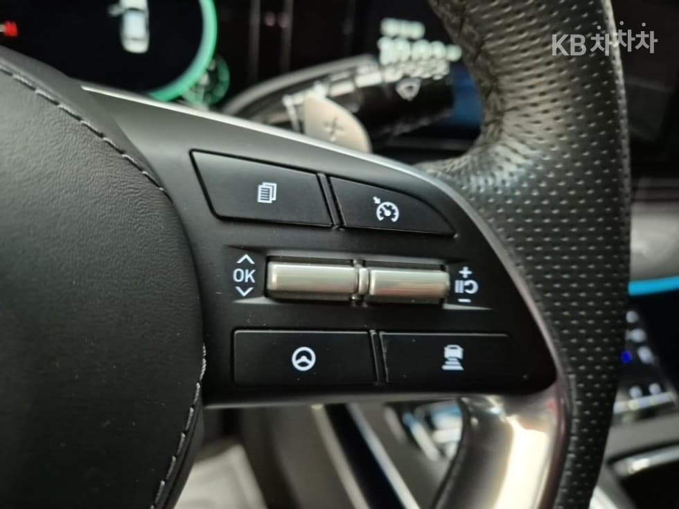 Hyundai The New (facelift) Grandeur (Azera)2.5 Calligraphy - 15