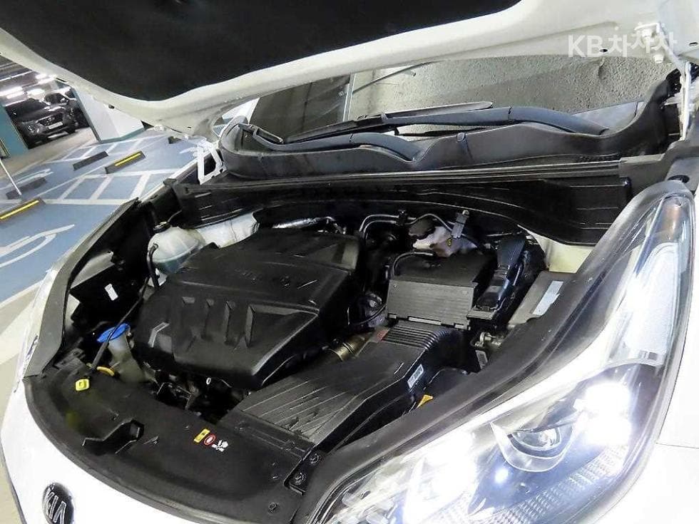 Kia Sportage 더 볼드2.0 Diesel 2WD Noblesse - 19