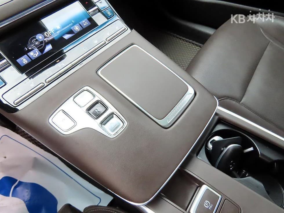 Hyundai The New (facelift) Grandeur (Azera)2.5 Exclusive - 10