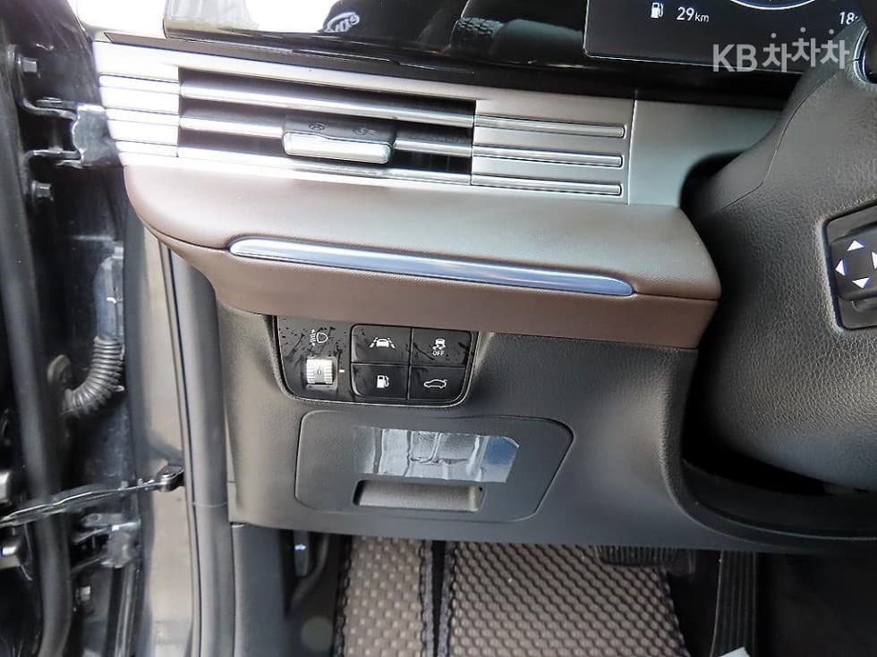 Hyundai The New (facelift) Grandeur (Azera)2.5 Exclusive - 12
