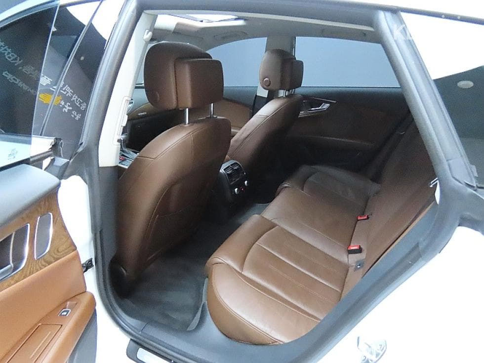 Audi A745 Turbo Diesel Injection 콰트로 Dynamic 4G - 11