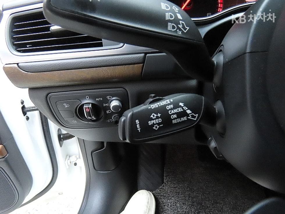 Audi A745 Turbo Diesel Injection 콰트로 Dynamic 4G - 14
